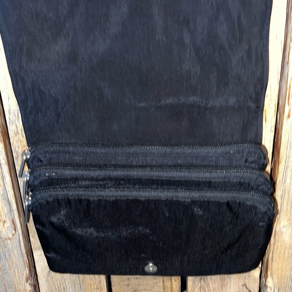 Baggallini Black Shoulder Bag - Picture 8 of 10